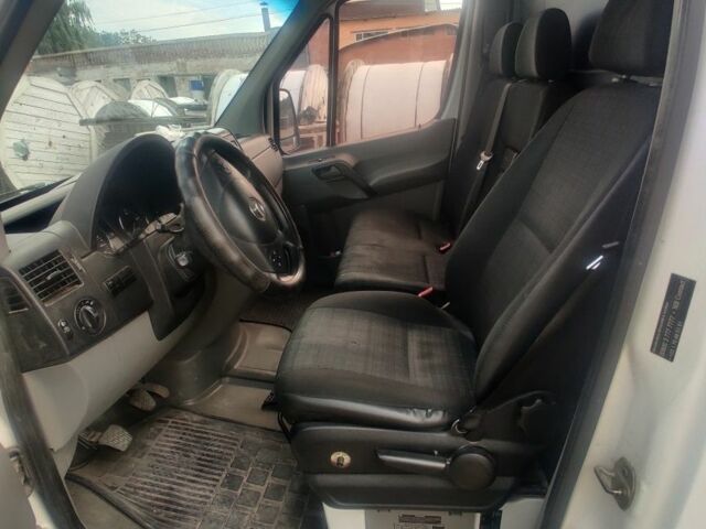 Білий Мерседес Sprinter, об'ємом двигуна 2.2 л та пробігом 265 тис. км за 401 $, фото 5 на Automoto.ua