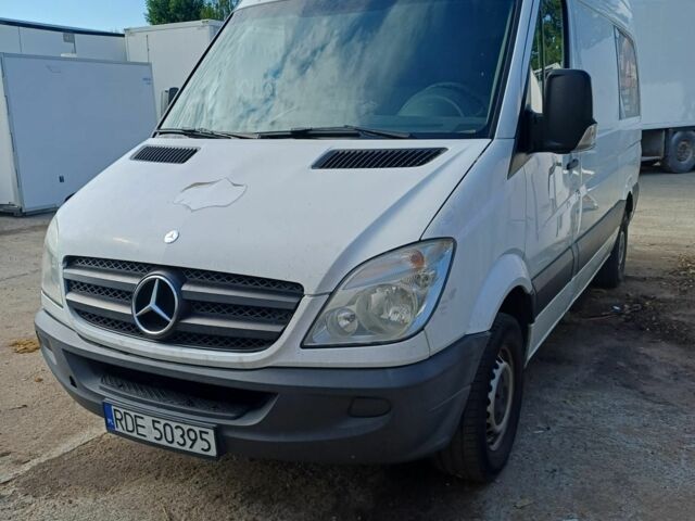 Белый Мерседес Sprinter, объемом двигателя 2 л и пробегом 350 тыс. км за 950 $, фото 6 на Automoto.ua