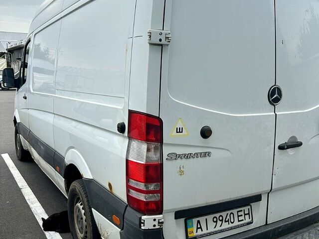 Белый Мерседес Sprinter, объемом двигателя 2.1 л и пробегом 500 тыс. км за 11000 $, фото 3 на Automoto.ua