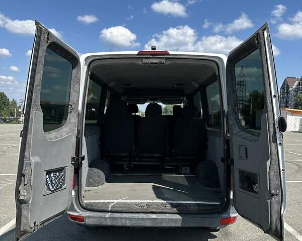 Белый Мерседес Sprinter, объемом двигателя 2.99 л и пробегом 489 тыс. км за 14000 $, фото 9 на Automoto.ua