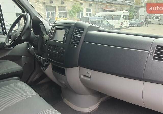 Білий Мерседес Sprinter, об'ємом двигуна 2.1 л та пробігом 340 тис. км за 13000 $, фото 9 на Automoto.ua