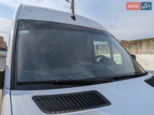 Белый Мерседес Sprinter, объемом двигателя 2.15 л и пробегом 760 тыс. км за 12700 $, фото 10 на Automoto.ua