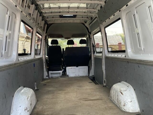 Белый Мерседес Sprinter, объемом двигателя 2.1 л и пробегом 266 тыс. км за 17000 $, фото 4 на Automoto.ua