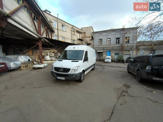 Белый Мерседес Sprinter, объемом двигателя 2.14 л и пробегом 481 тыс. км за 14000 $, фото 5 на Automoto.ua