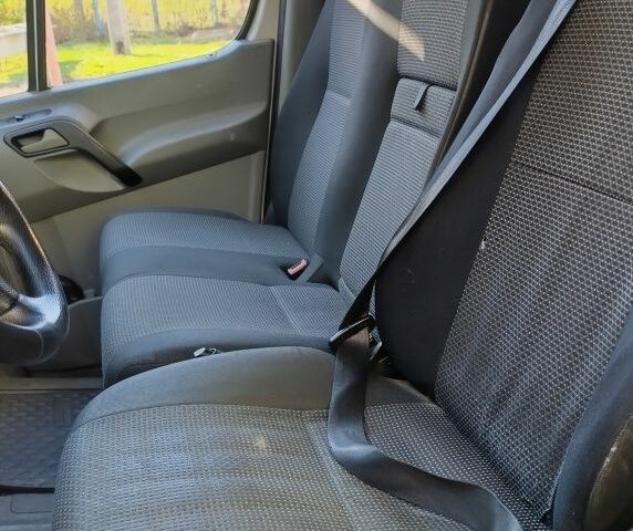 Білий Мерседес Sprinter, об'ємом двигуна 2.1 л та пробігом 420 тис. км за 18500 $, фото 4 на Automoto.ua