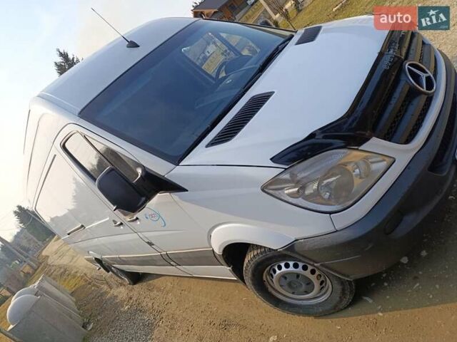 Белый Мерседес Sprinter, объемом двигателя 2.1 л и пробегом 320 тыс. км за 14500 $, фото 1 на Automoto.ua