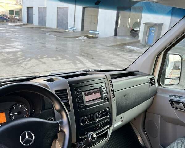 Белый Мерседес Sprinter, объемом двигателя 2.2 л и пробегом 400 тыс. км за 11500 $, фото 15 на Automoto.ua