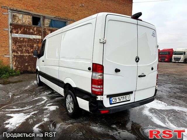 Белый Мерседес Sprinter, объемом двигателя 2.1 л и пробегом 370 тыс. км за 12800 $, фото 5 на Automoto.ua