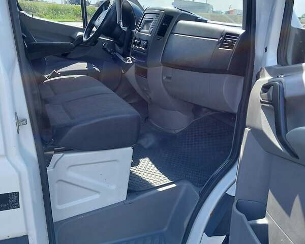 Белый Мерседес Sprinter, объемом двигателя 2.2 л и пробегом 457 тыс. км за 15500 $, фото 17 на Automoto.ua