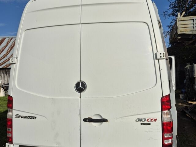 Белый Мерседес Sprinter, объемом двигателя 2 л и пробегом 350 тыс. км за 950 $, фото 4 на Automoto.ua