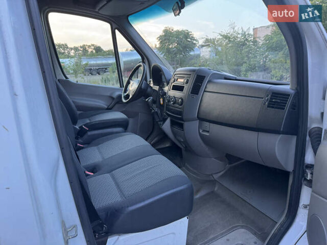 Белый Мерседес Sprinter, объемом двигателя 2.14 л и пробегом 550 тыс. км за 13700 $, фото 13 на Automoto.ua