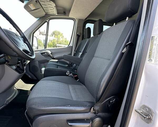 Белый Мерседес Sprinter, объемом двигателя 2.99 л и пробегом 489 тыс. км за 14000 $, фото 16 на Automoto.ua