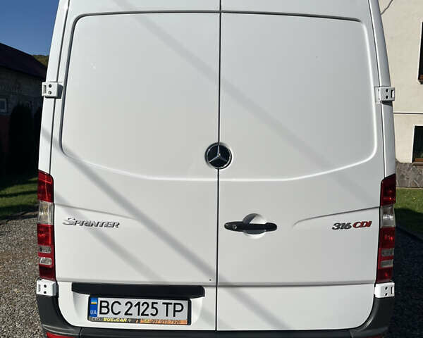 Белый Мерседес Sprinter, объемом двигателя 2.14 л и пробегом 345 тыс. км за 14300 $, фото 3 на Automoto.ua