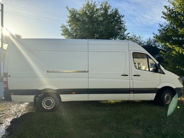 Белый Мерседес Sprinter, объемом двигателя 2.1 л и пробегом 377 тыс. км за 15000 $, фото 3 на Automoto.ua