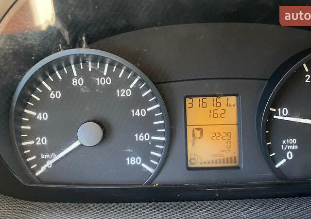 Белый Мерседес Sprinter, объемом двигателя 2.14 л и пробегом 317 тыс. км за 18500 $, фото 10 на Automoto.ua