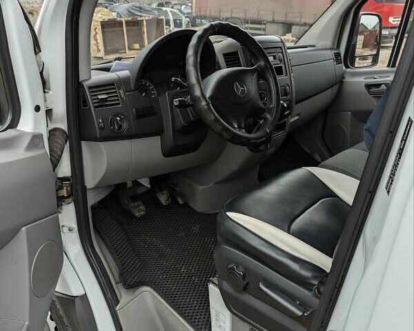 Белый Мерседес Sprinter, объемом двигателя 2.14 л и пробегом 370 тыс. км за 12500 $, фото 21 на Automoto.ua