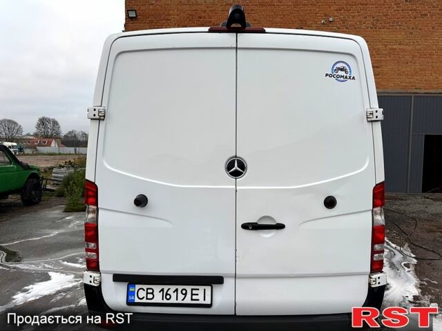 Белый Мерседес Sprinter, объемом двигателя 2.1 л и пробегом 370 тыс. км за 12800 $, фото 4 на Automoto.ua