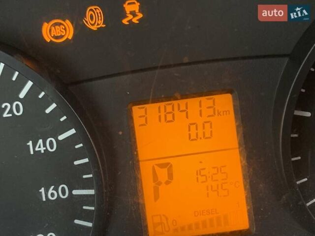 Белый Мерседес Sprinter, объемом двигателя 2.14 л и пробегом 418 тыс. км за 35000 $, фото 6 на Automoto.ua