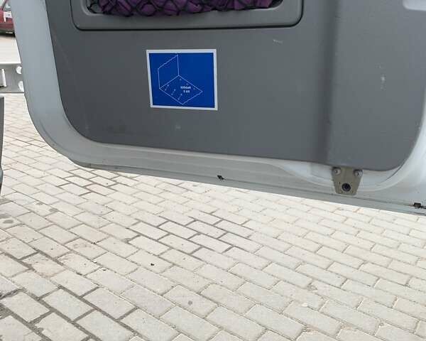 Белый Мерседес Sprinter, объемом двигателя 2.14 л и пробегом 418 тыс. км за 35000 $, фото 13 на Automoto.ua