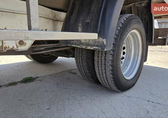 Белый Мерседес Sprinter, объемом двигателя 2.14 л и пробегом 383 тыс. км за 18500 $, фото 4 на Automoto.ua