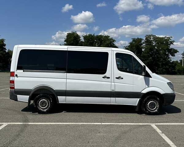 Белый Мерседес Sprinter, объемом двигателя 2.99 л и пробегом 489 тыс. км за 14000 $, фото 3 на Automoto.ua
