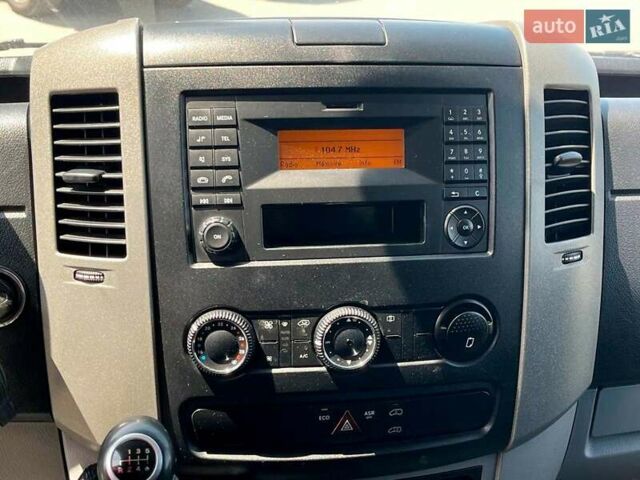 Белый Мерседес Sprinter, объемом двигателя 2.2 л и пробегом 275 тыс. км за 14990 $, фото 16 на Automoto.ua