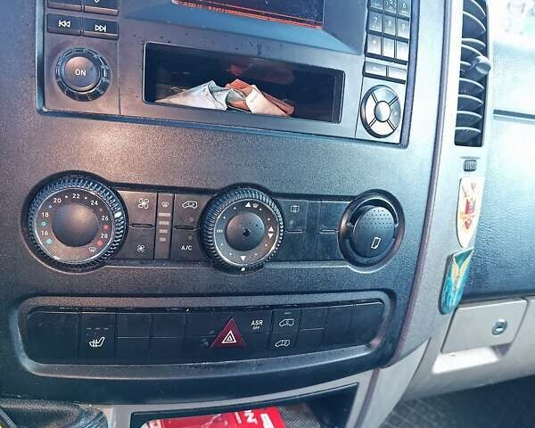 Белый Мерседес Sprinter, объемом двигателя 2.2 л и пробегом 524 тыс. км за 14200 $, фото 8 на Automoto.ua