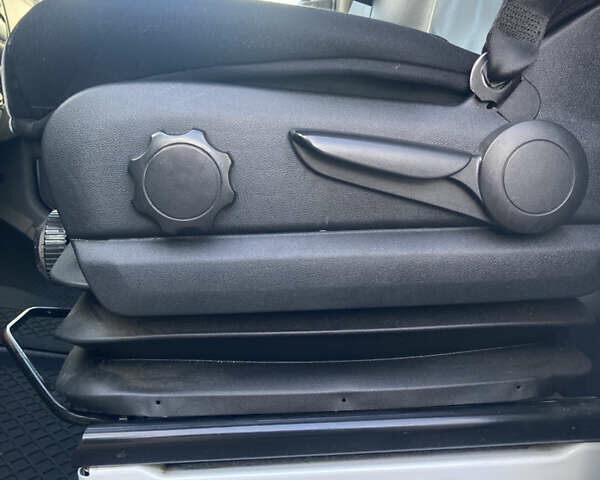 Белый Мерседес Sprinter, объемом двигателя 2.14 л и пробегом 308 тыс. км за 18899 $, фото 41 на Automoto.ua