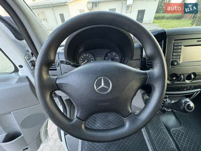Белый Мерседес Sprinter, объемом двигателя 2.2 л и пробегом 350 тыс. км за 15000 $, фото 20 на Automoto.ua