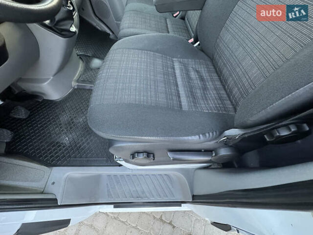 Белый Мерседес Sprinter, объемом двигателя 2.2 л и пробегом 350 тыс. км за 15000 $, фото 15 на Automoto.ua