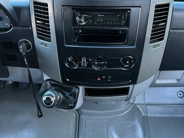 Білий Мерседес Sprinter, об'ємом двигуна 2.2 л та пробігом 285 тис. км за 9200 $, фото 14 на Automoto.ua