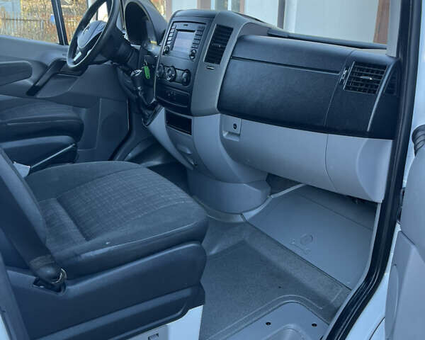 Белый Мерседес Sprinter, объемом двигателя 0 л и пробегом 475 тыс. км за 13950 $, фото 37 на Automoto.ua