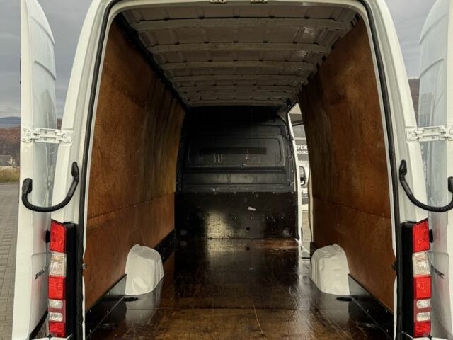 Белый Мерседес Sprinter, объемом двигателя 3 л и пробегом 518 тыс. км за 18999 $, фото 21 на Automoto.ua