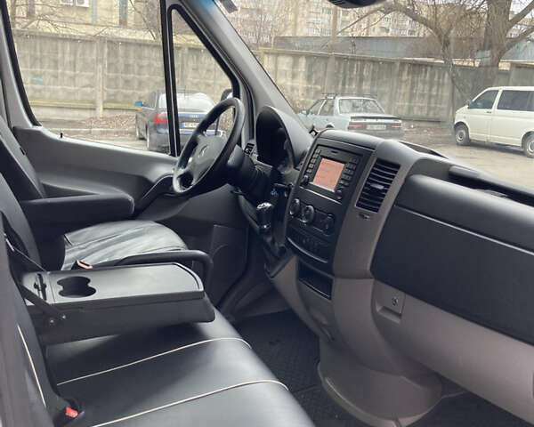 Белый Мерседес Sprinter, объемом двигателя 2.14 л и пробегом 308 тыс. км за 18899 $, фото 28 на Automoto.ua
