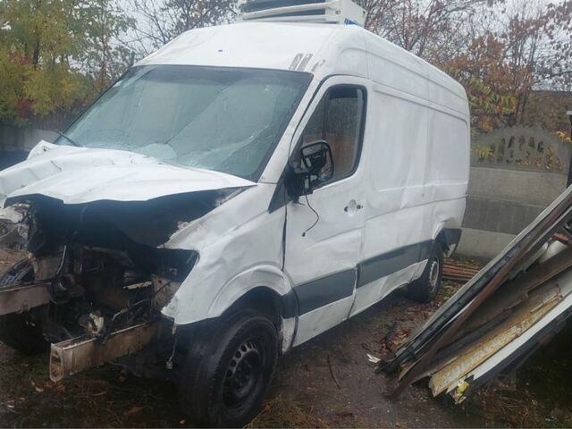 Белый Мерседес Sprinter, объемом двигателя 0 л и пробегом 450 тыс. км за 3000 $, фото 1 на Automoto.ua