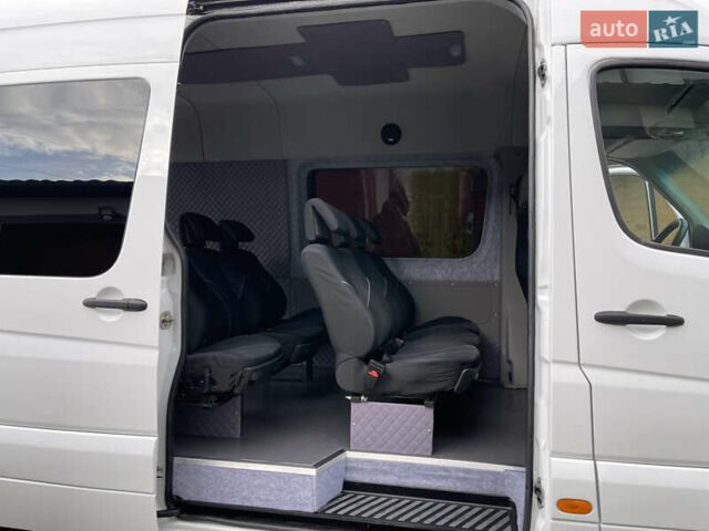 Белый Мерседес Sprinter, объемом двигателя 2.14 л и пробегом 769 тыс. км за 18900 $, фото 32 на Automoto.ua