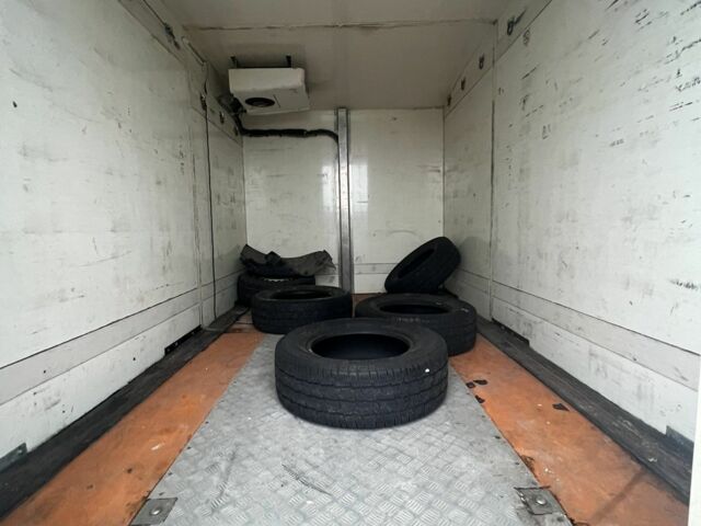 Білий Мерседес Sprinter, об'ємом двигуна 2.1 л та пробігом 280 тис. км за 17000 $, фото 2 на Automoto.ua