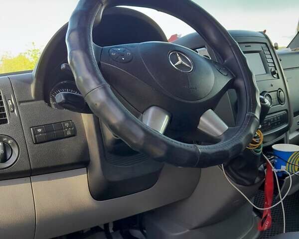 Белый Мерседес Sprinter, объемом двигателя 2.2 л и пробегом 560 тыс. км за 18600 $, фото 12 на Automoto.ua