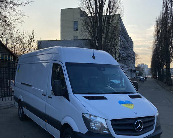 Белый Мерседес Sprinter, объемом двигателя 2.14 л и пробегом 308 тыс. км за 18899 $, фото 3 на Automoto.ua