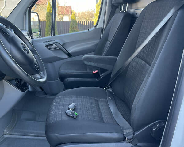 Белый Мерседес Sprinter, объемом двигателя 0 л и пробегом 475 тыс. км за 13950 $, фото 15 на Automoto.ua
