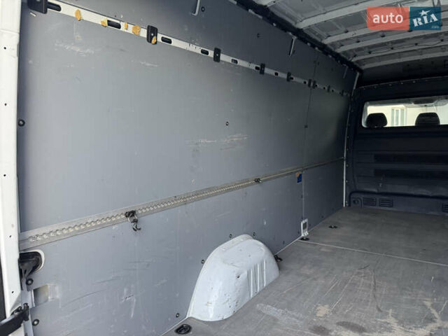 Белый Мерседес Sprinter, объемом двигателя 2.2 л и пробегом 350 тыс. км за 15000 $, фото 32 на Automoto.ua