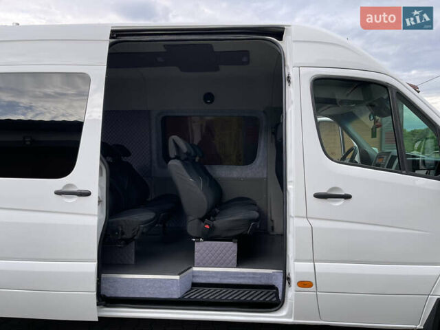 Белый Мерседес Sprinter, объемом двигателя 2.14 л и пробегом 769 тыс. км за 18900 $, фото 33 на Automoto.ua