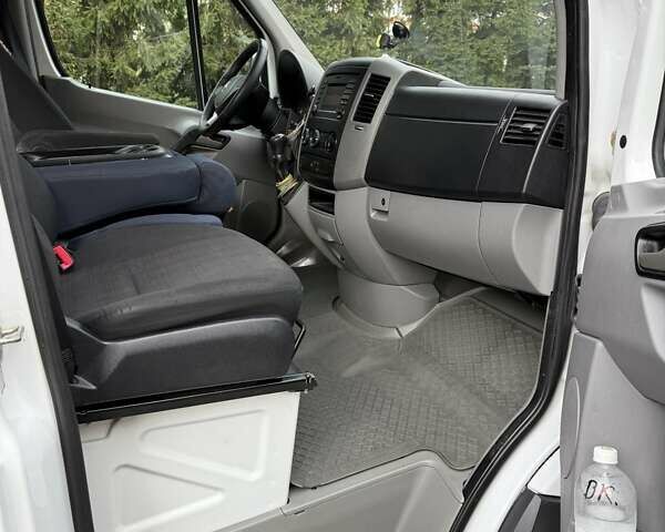 Білий Мерседес Sprinter, об'ємом двигуна 2.99 л та пробігом 609 тис. км за 20000 $, фото 8 на Automoto.ua