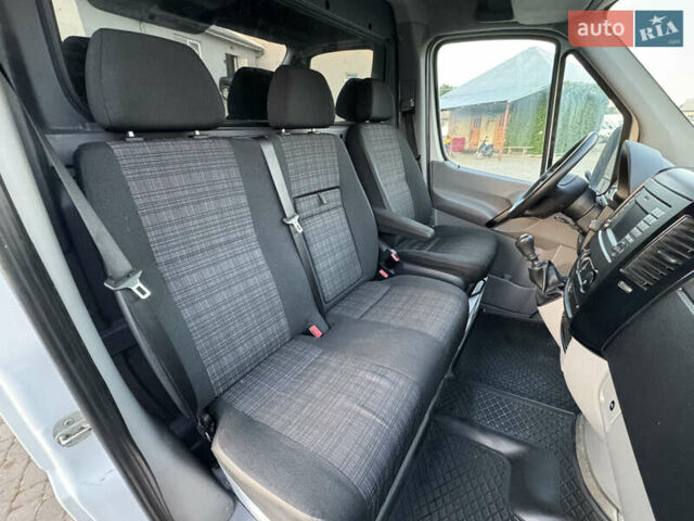 Белый Мерседес Sprinter, объемом двигателя 2.2 л и пробегом 350 тыс. км за 15000 $, фото 12 на Automoto.ua