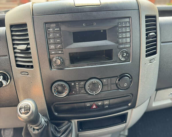 Белый Мерседес Sprinter, объемом двигателя 2.14 л и пробегом 429 тыс. км за 14999 $, фото 37 на Automoto.ua