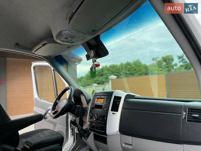 Белый Мерседес Sprinter, объемом двигателя 2.14 л и пробегом 769 тыс. км за 18900 $, фото 39 на Automoto.ua