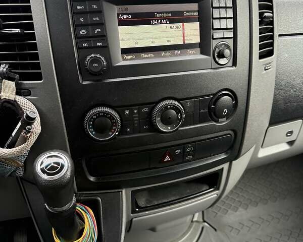 Білий Мерседес Sprinter, об'ємом двигуна 2.99 л та пробігом 609 тис. км за 20000 $, фото 12 на Automoto.ua