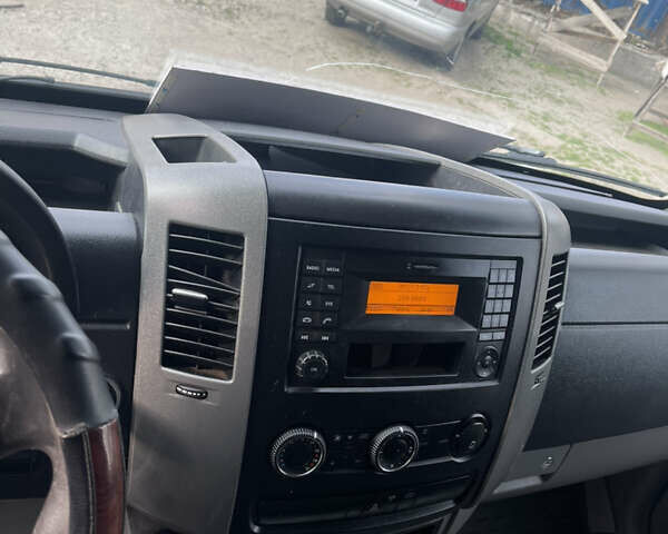Белый Мерседес Sprinter, объемом двигателя 2.14 л и пробегом 817 тыс. км за 12500 $, фото 8 на Automoto.ua