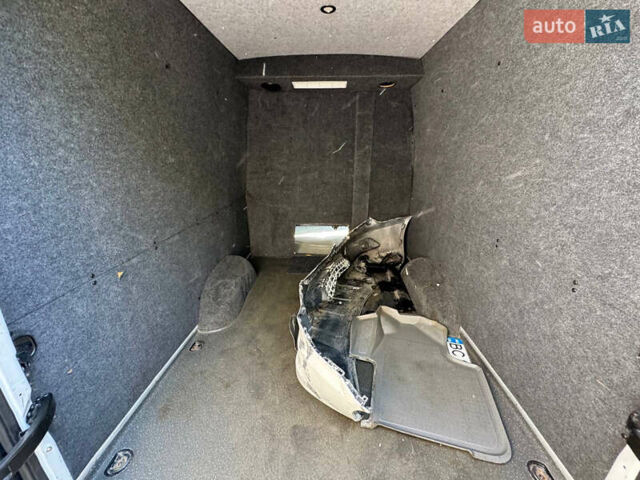 Білий Мерседес Sprinter, об'ємом двигуна 2.1 л та пробігом 500 тис. км за 13479 $, фото 10 на Automoto.ua