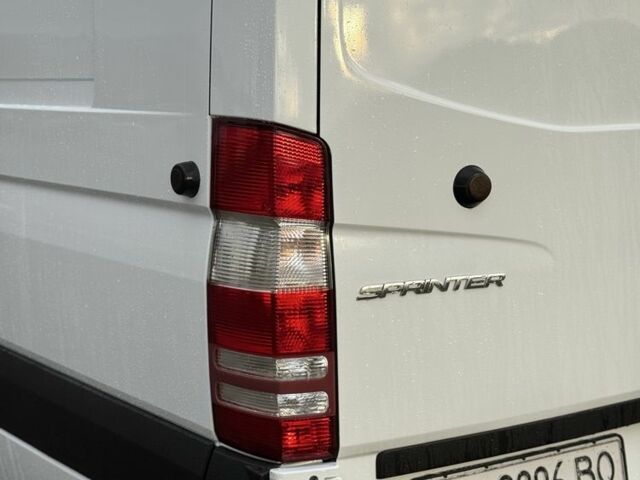 Белый Мерседес Sprinter, объемом двигателя 3 л и пробегом 518 тыс. км за 18999 $, фото 12 на Automoto.ua